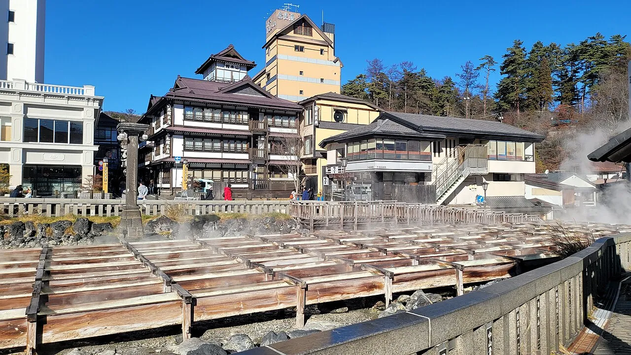 草津温泉の湯畑と温泉街