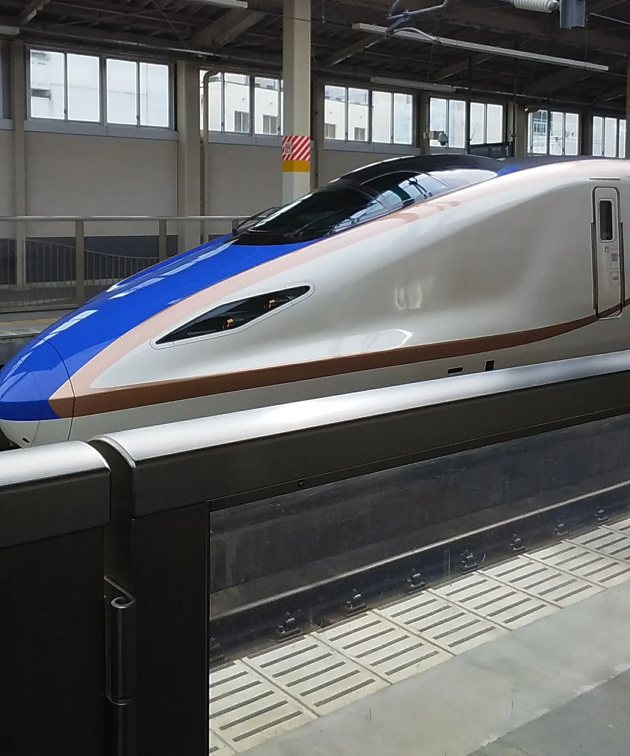 北陸新幹線で使われるE7系車両